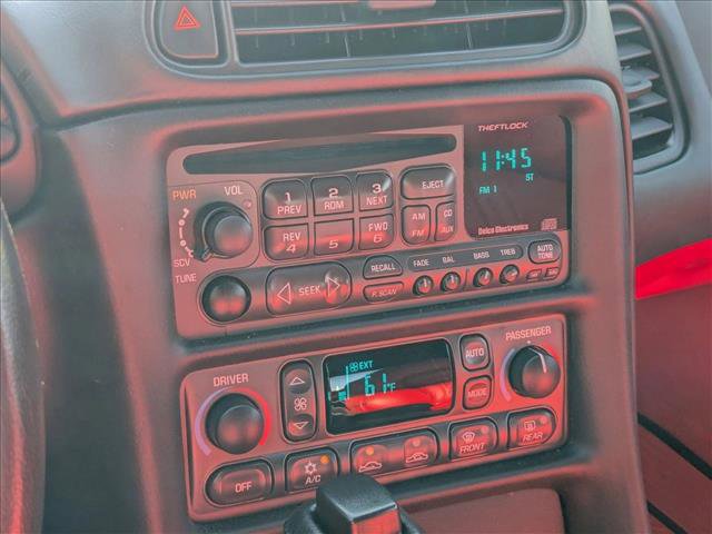 Used 2004 Chevrolet Corvette Coupe image 12