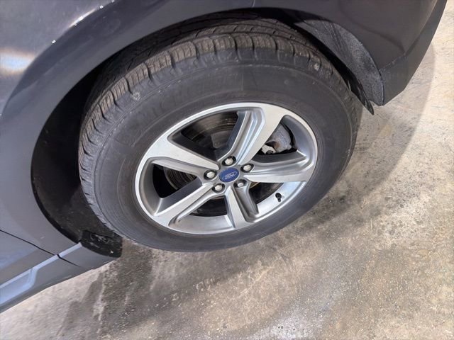 Used 2020 Ford Edge SEL w/ Convenience Package image 4