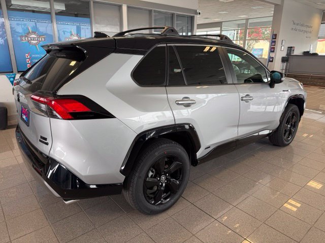 Used 2020 Toyota RAV4 XSE AWD/4WD image 5