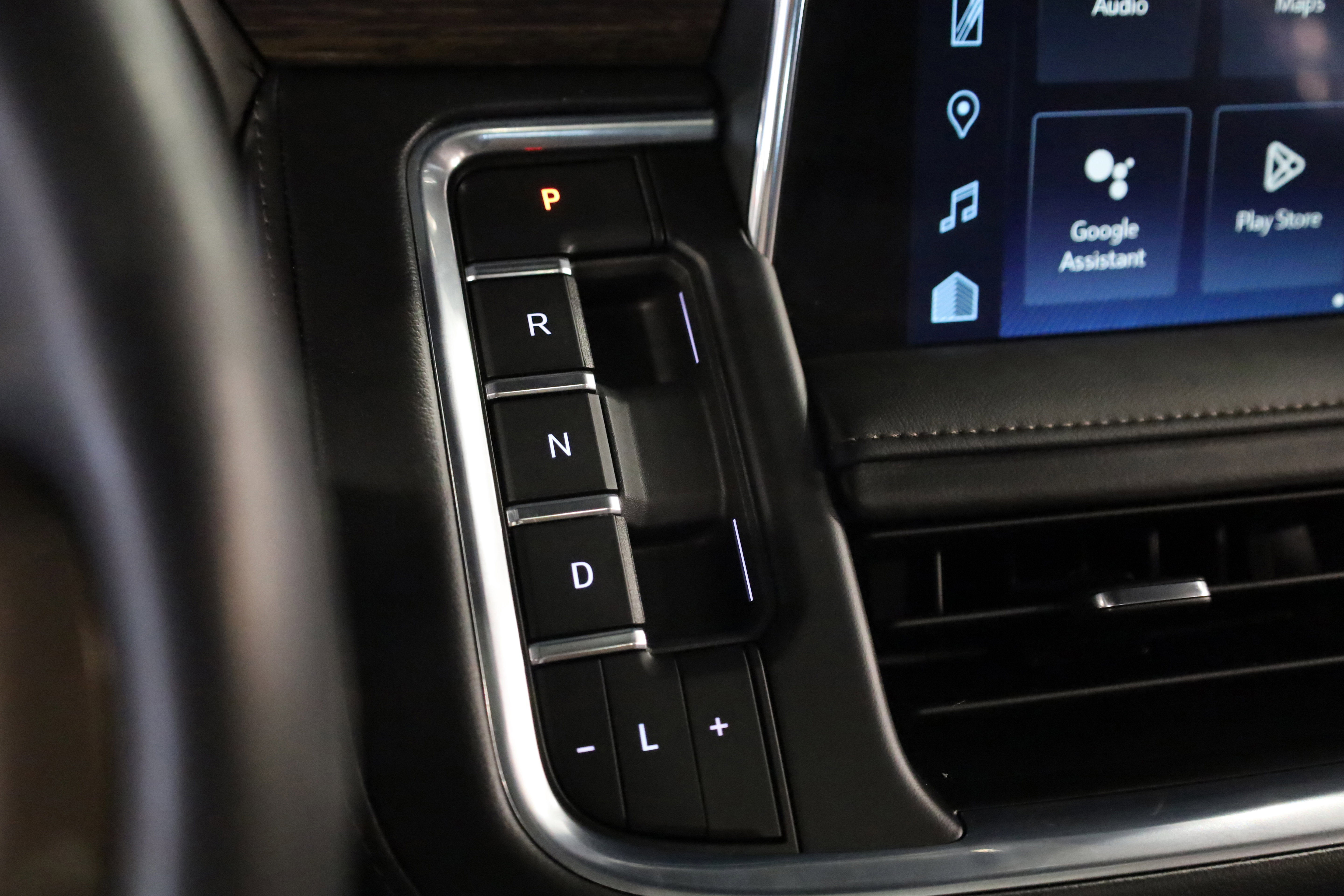 Used 2024 Chevrolet Suburban High Country w/ Advanced Technology Package image 26