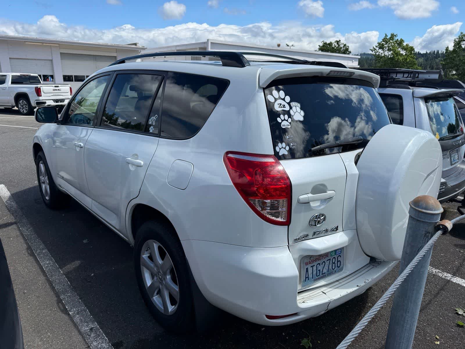 Used 2007 Toyota RAV4 Limited AWD/4WD image 2