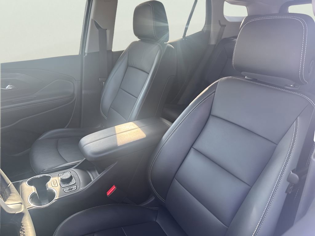 Used 2024 GMC Terrain SLT w/ Tech Package image 14