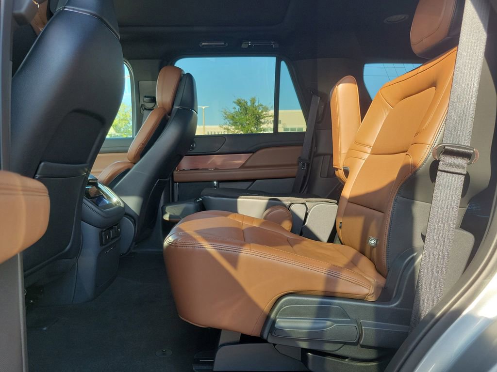 Used 2022 Lincoln Navigator Reserve RWD image 10