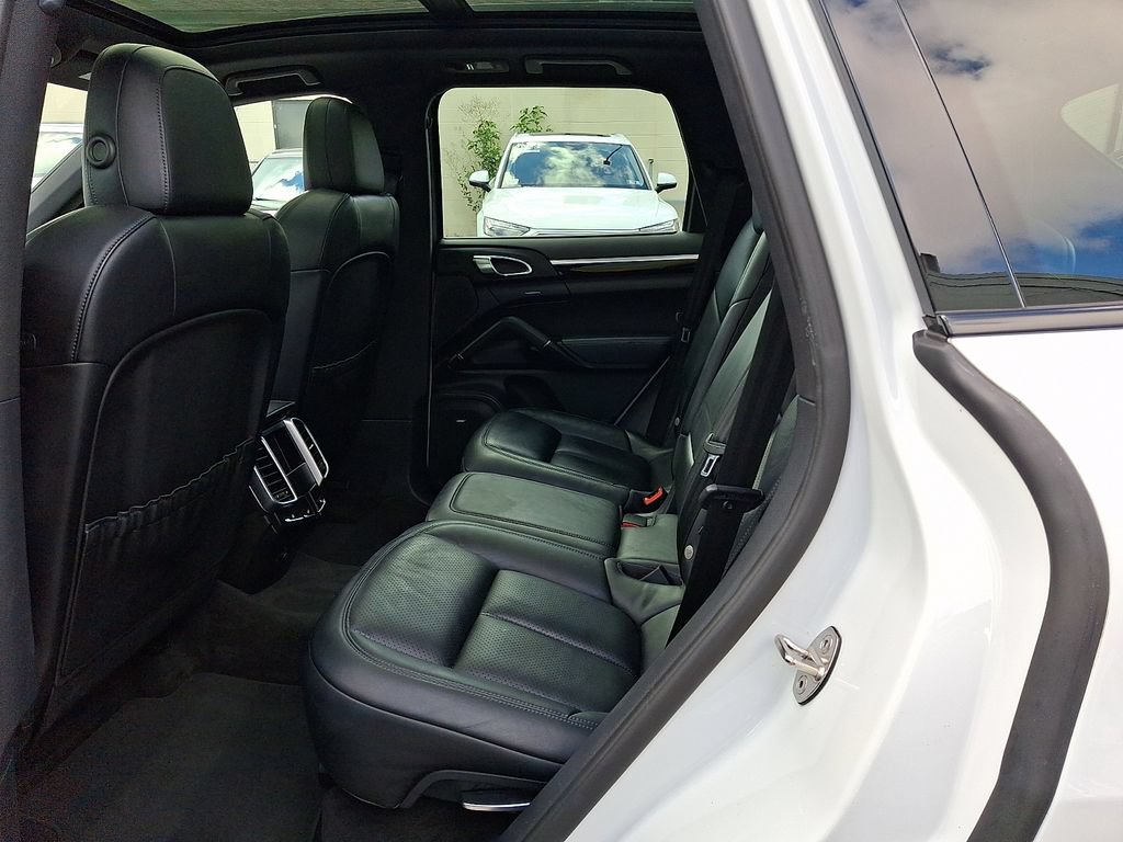 Used 2017 Porsche Cayenne Platinum Edition AWD/4WD image 10