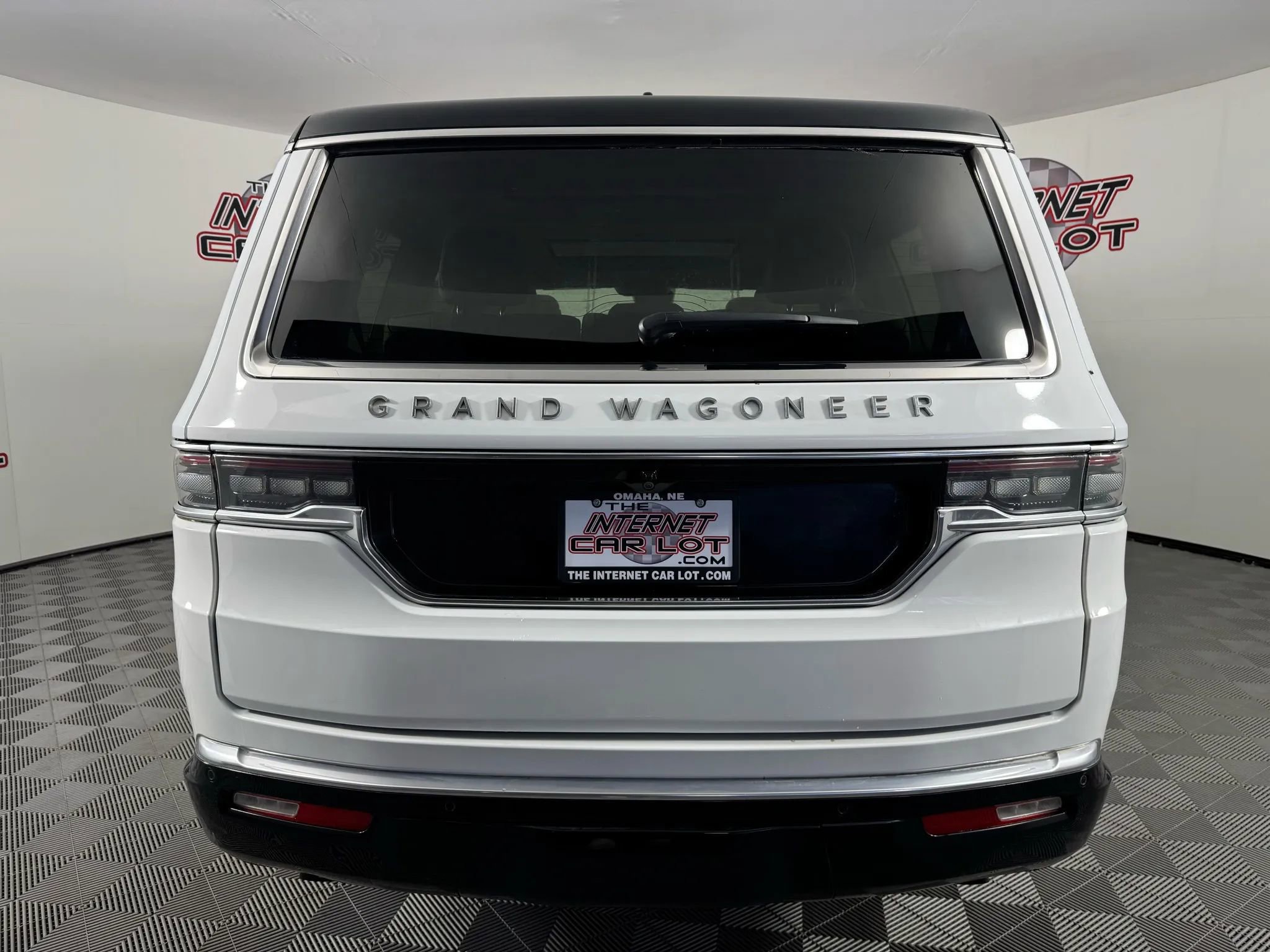 Used 2023 Jeep Grand Wagoneer 4WD w/ Flexible Seating Group image 26