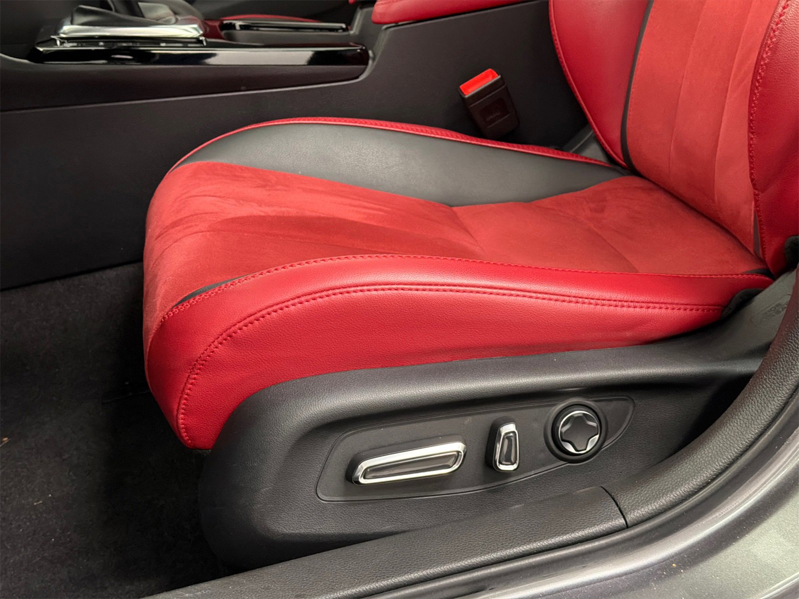 Used 2024 Acura Integra A-Spec image 16