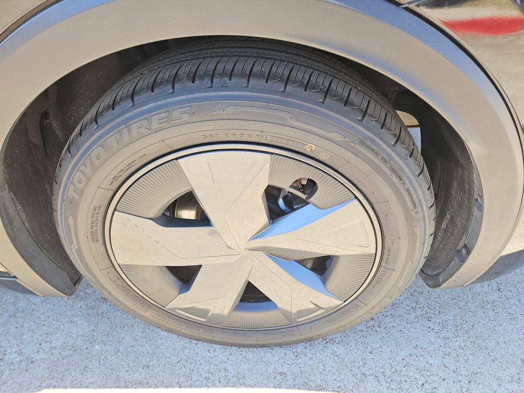 Used 2024 Toyota Prius LE image 24