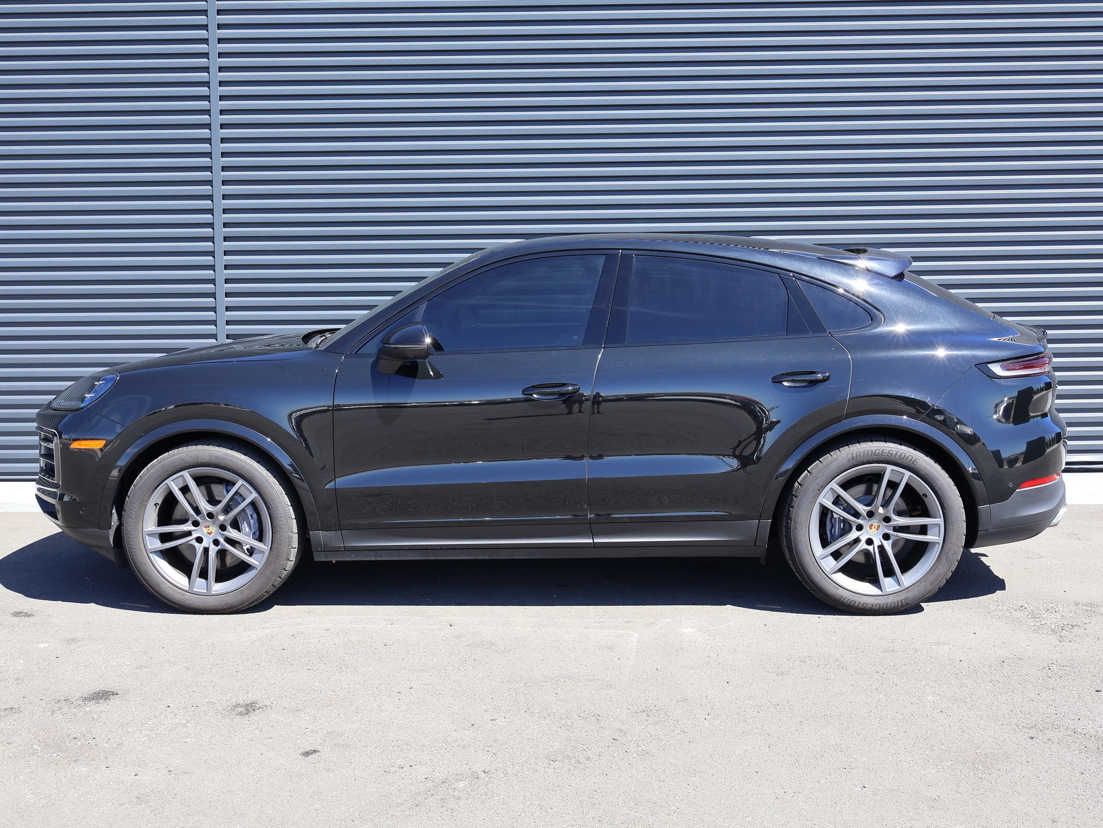 Certified 2024 Porsche Cayenne Coupe AWD/4WD image 2