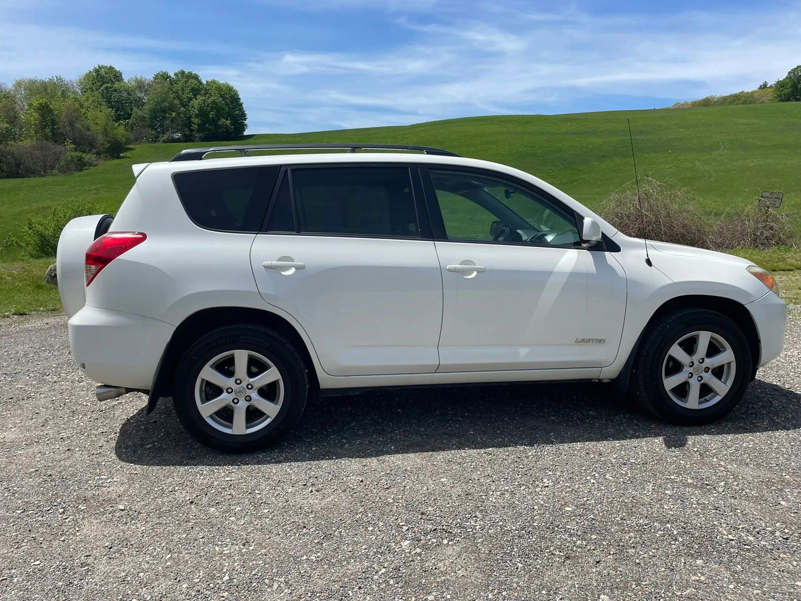 Used 2008 Toyota RAV4 Limited AWD/4WD image 23