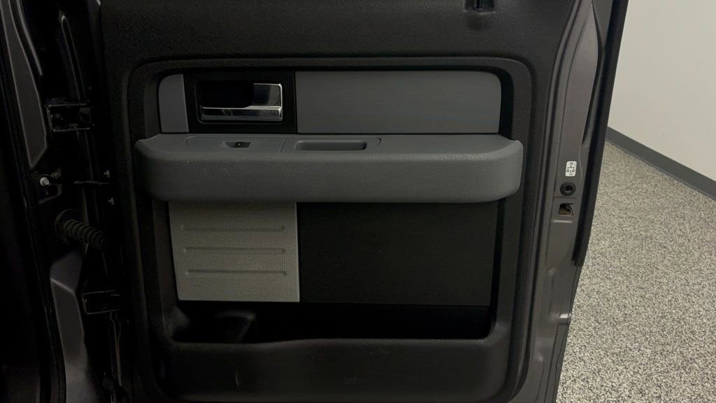 Used 2014 Ford F150 XLT w/ XLT Chrome Package image 44