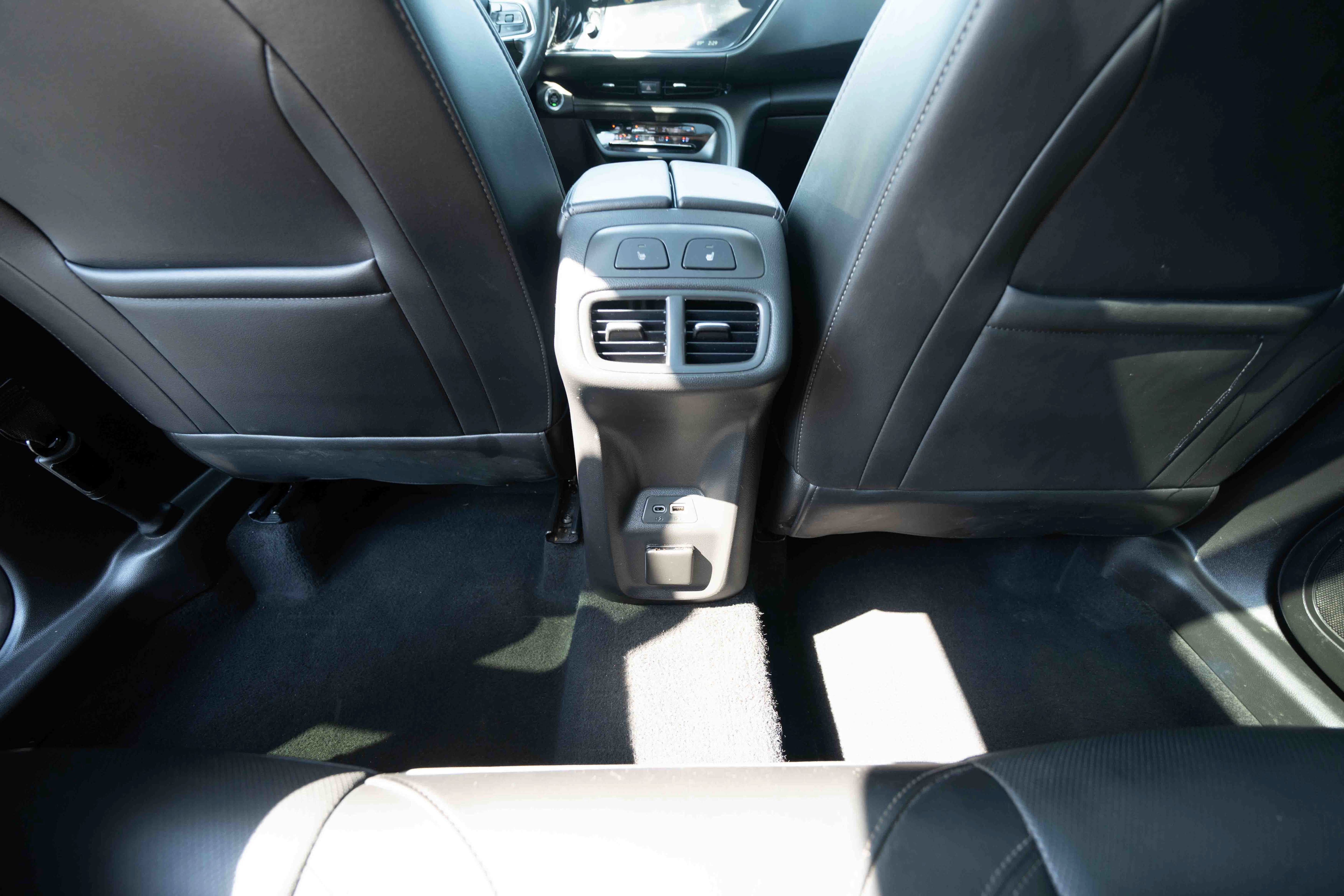 Used 2023 Buick Envision Avenir AWD/4WD image 22