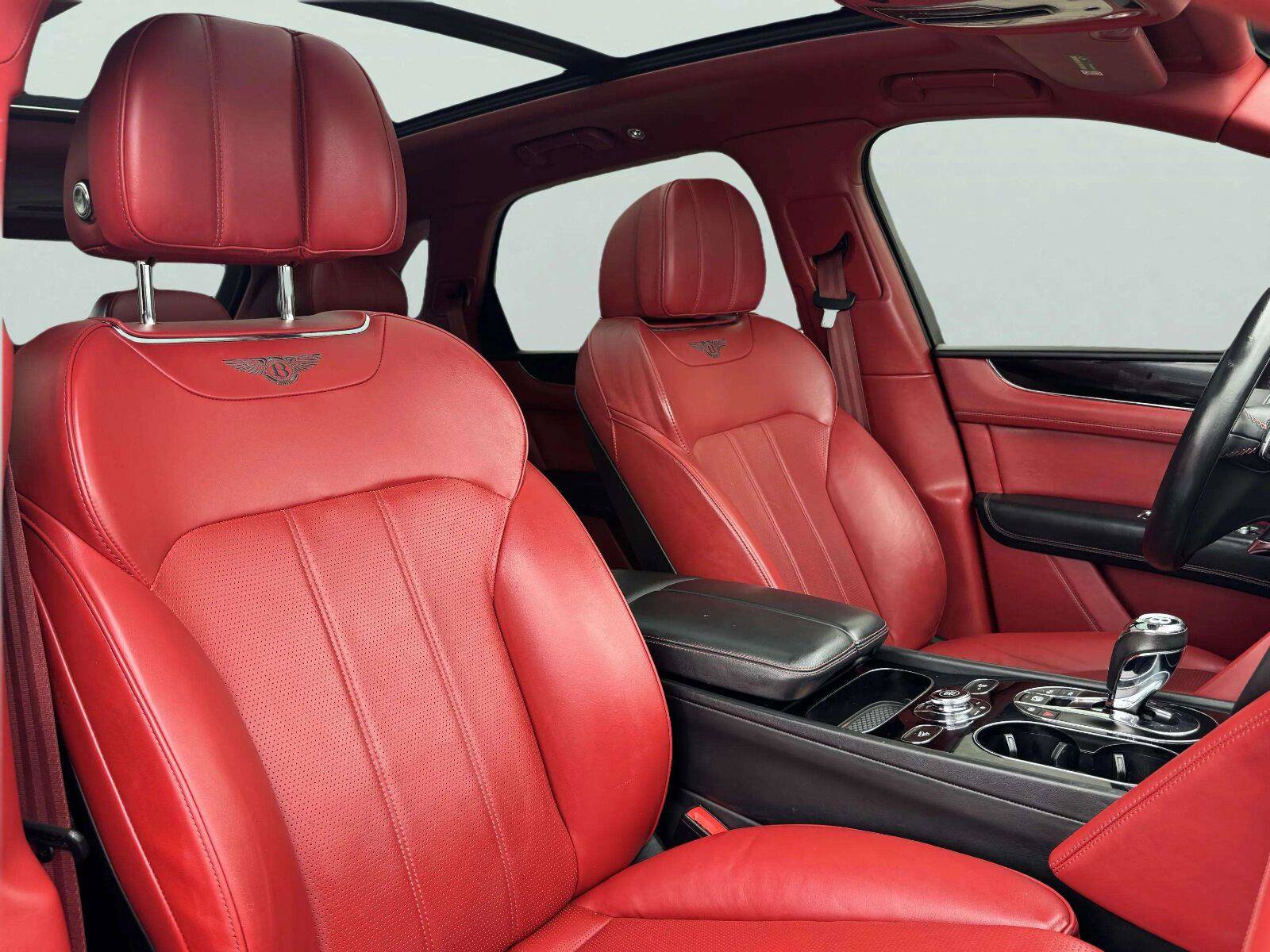 Used 2018 Bentley Bentayga AWD/4WD image 89