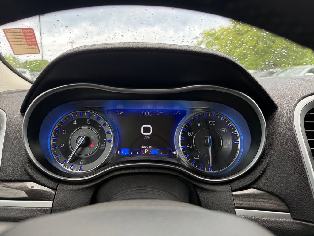 Used 2022 Chrysler 300 Touring w/ Sport Appearance Package RWD image 16