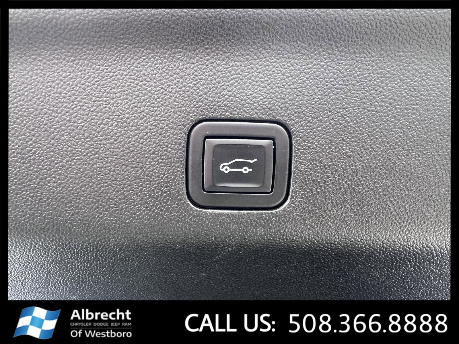 Used 2023 Chevrolet Tahoe Premier w/ Premium Package 2 image 17