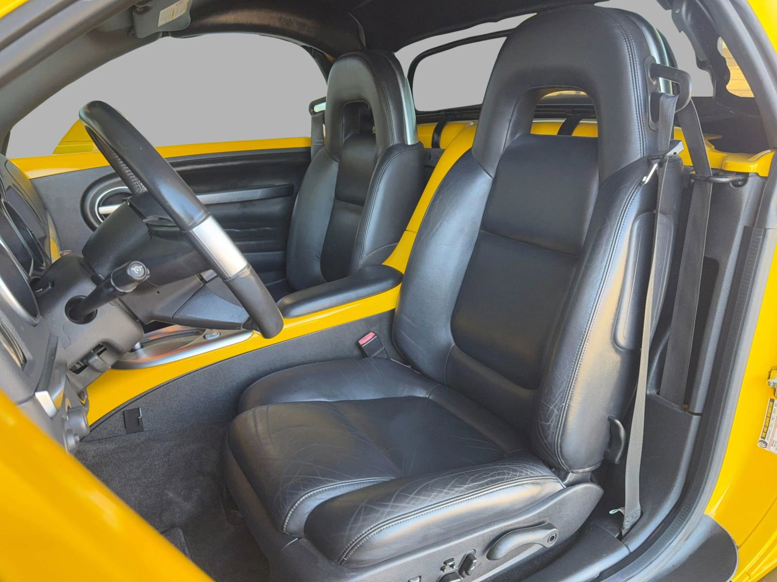Used 2004 Chevrolet SSR w/ Preferred Equipment Group RWD image 20