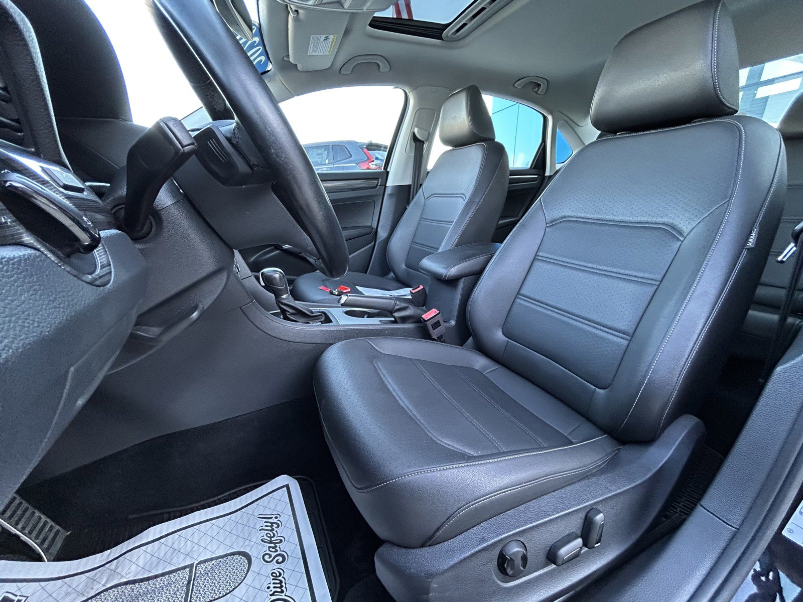 Used 2020 Volkswagen Passat 2.0T R-Line image 12