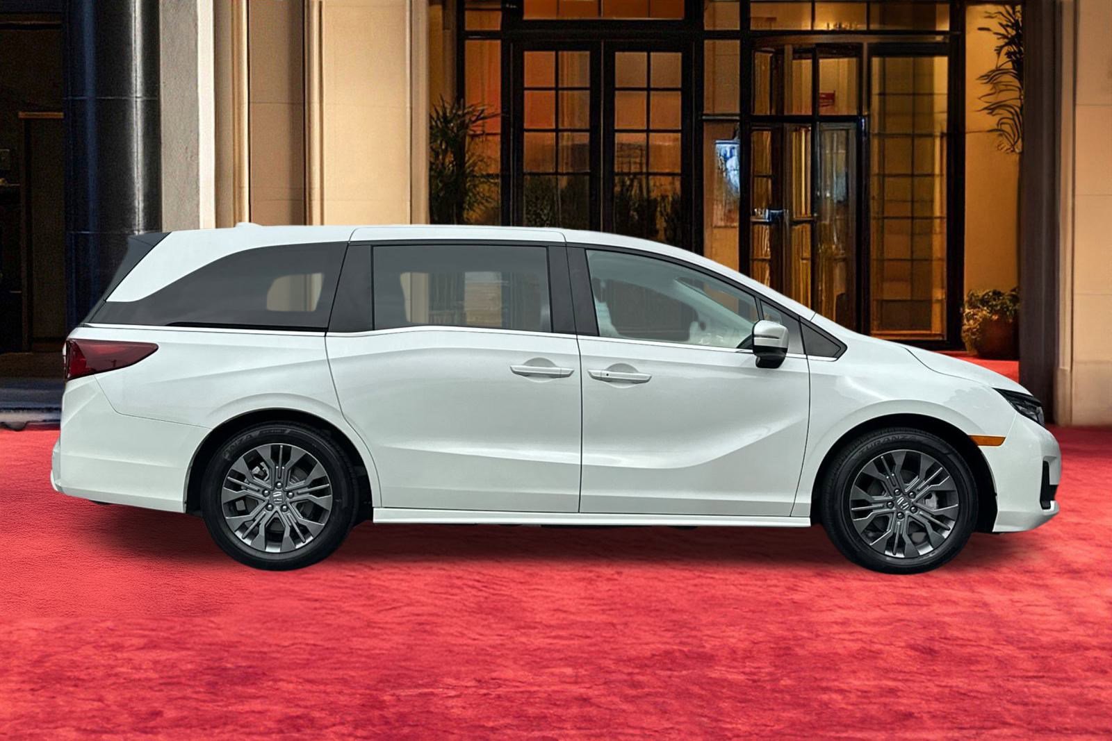 Used 2025 Honda Odyssey Touring image 9