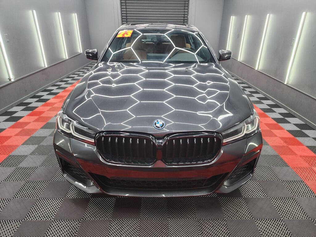 Used 2023 BMW 530e w/ M Sport Package image 2