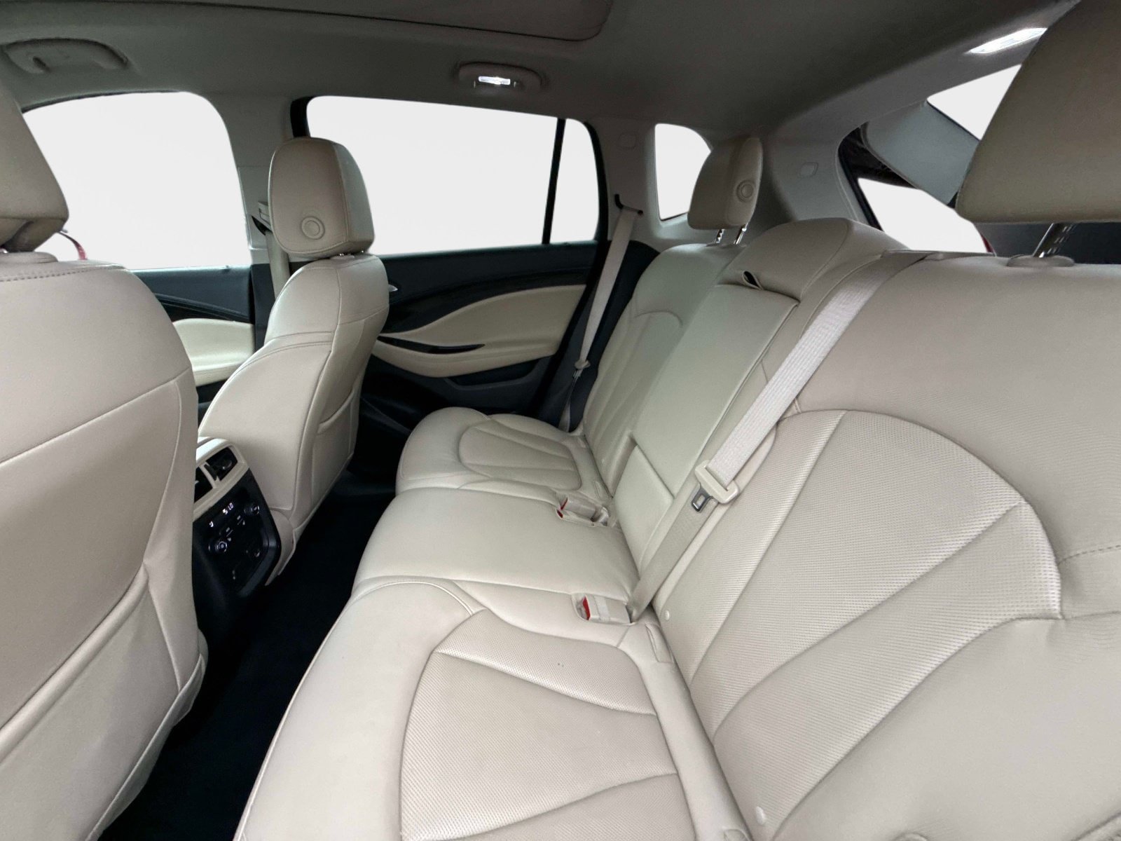 Used 2020 Buick Envision Essence FWD image 16