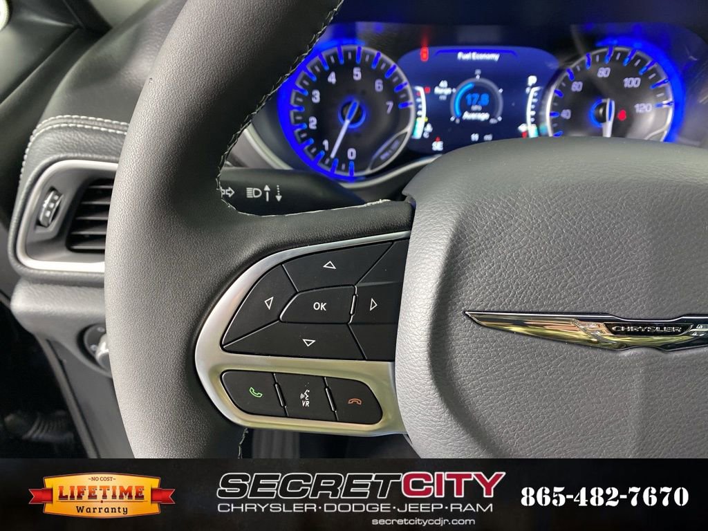 New 2026 Chrysler Pacifica Select image 16