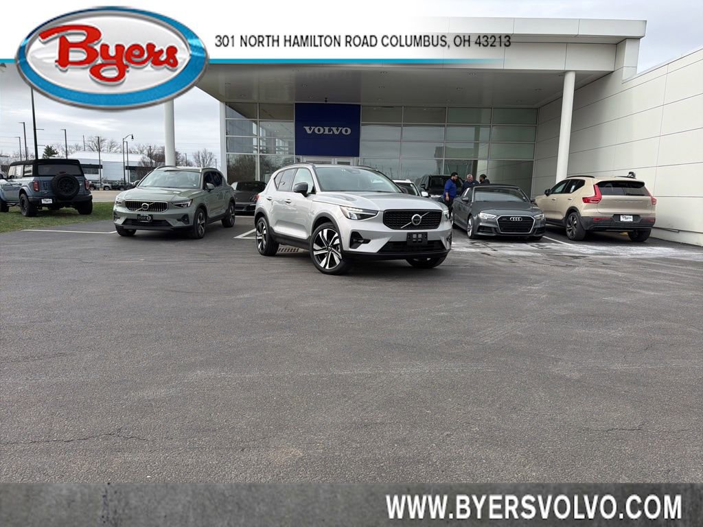 Certified 2025 Volvo XC40 B5 Plus