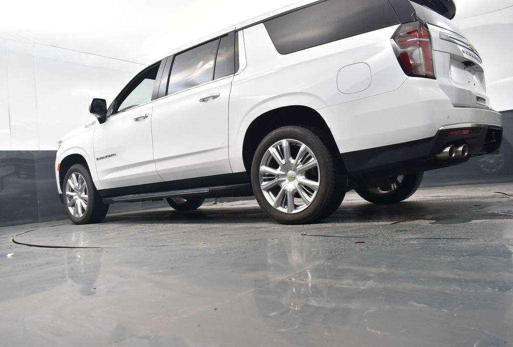 Used 2024 Chevrolet Suburban High Country image 22