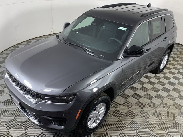 New 2025 Jeep Grand Cherokee Laredo w/ Luxury Tech Group I image 7