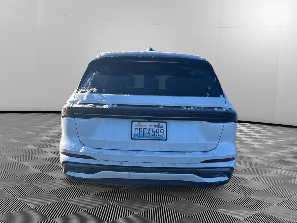 Used 2024 Lincoln Nautilus Reserve w/ Equipment Group 202A image 6