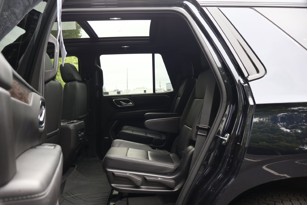 Used 2022 Chevrolet Tahoe Z71 w/ Luxury Package AWD/4WD image 47