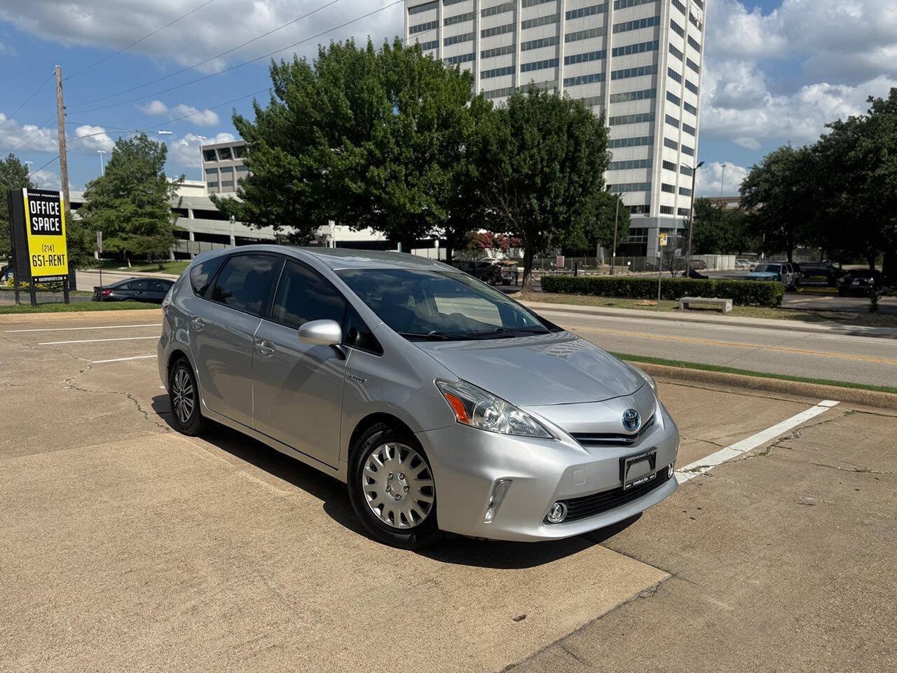 Used 2013 Toyota Prius V Two FWD image 2
