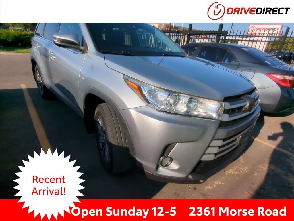 Used 2019 Toyota Highlander XLE AWD/4WD image 1
