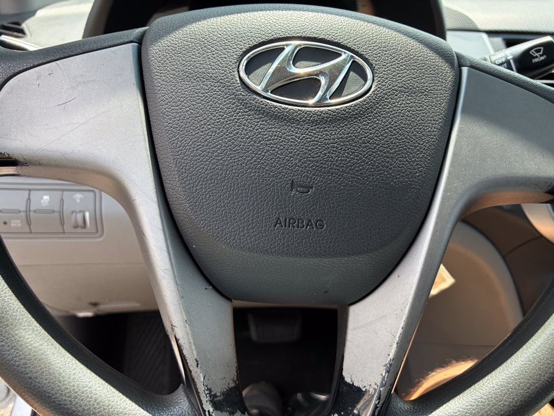 Used 2015 Hyundai Accent GLS FWD image 9