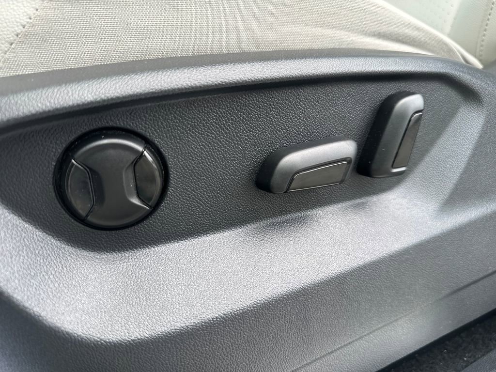 Certified 2020 Volkswagen Tiguan SE R-Line AWD/4WD image 4