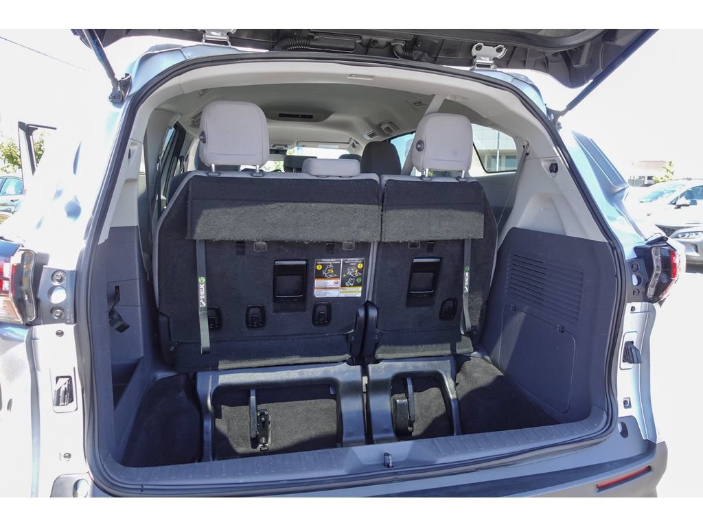 Certified 2023 Toyota Sienna LE FWD image 30