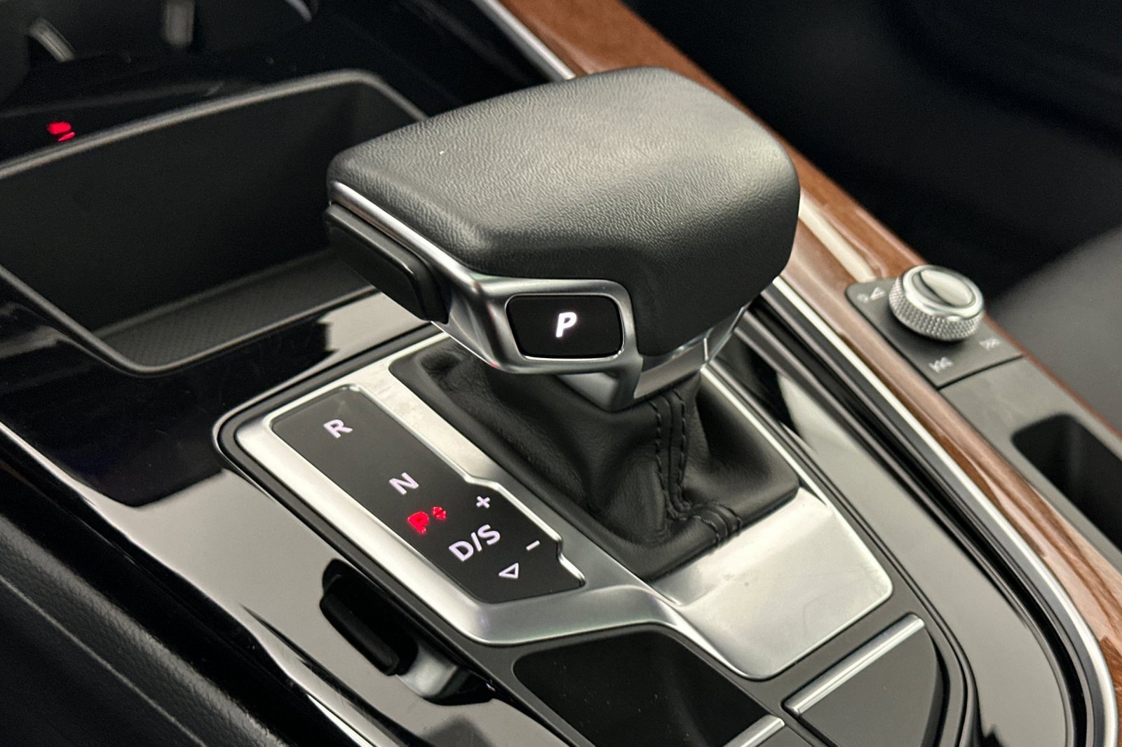 Used 2023 Audi A4 2.0T Premium w/ Convenience Package image 19