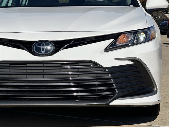 Used 2023 Toyota Camry LE image 7