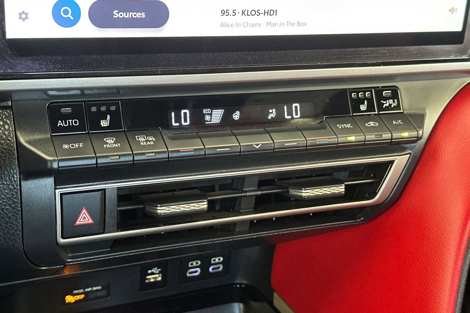 Used 2025 Toyota Camry XSE FWD image 21