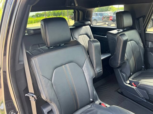 Used 2023 Ford Expedition Platinum RWD image 36