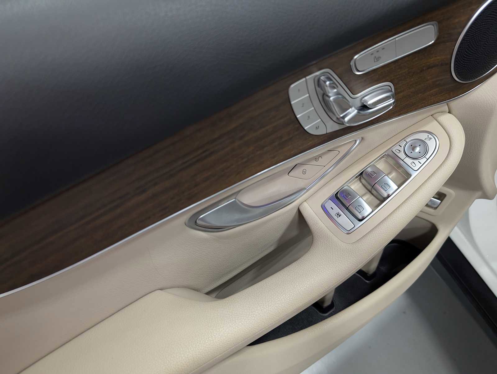 Certified 2021 Mercedes-Benz GLC 300 4MATIC image 36