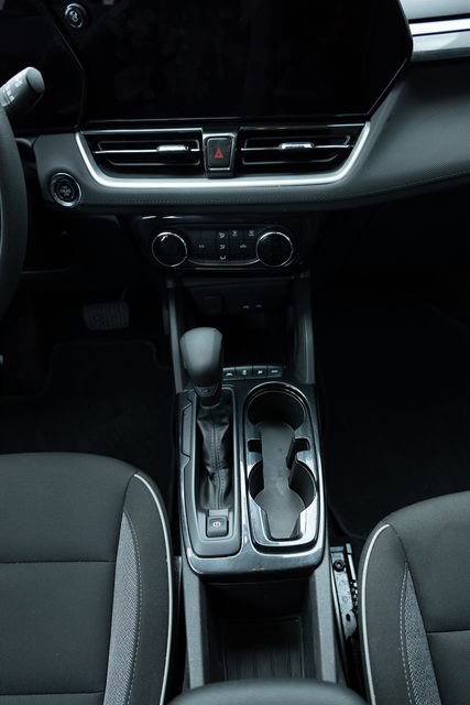 Used 2025 Chevrolet TrailBlazer LT AWD/4WD image 26