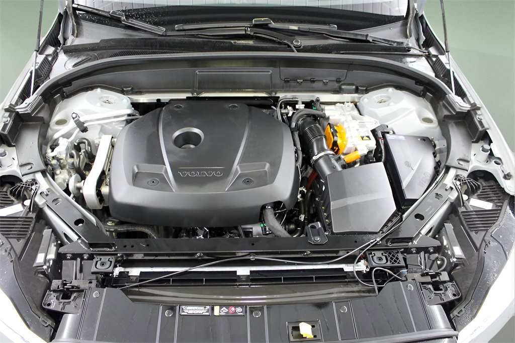 Certified 2025 Volvo XC60 T8 Ultra w/ Protection Package Premier image 33