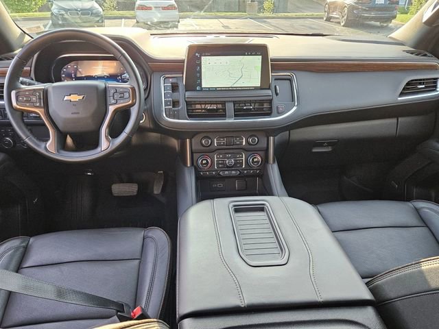 Used 2024 Chevrolet Suburban High Country AWD/4WD image 12