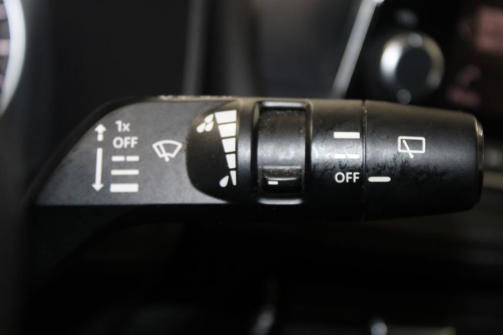 Used 2022 Nissan Rogue SV image 34