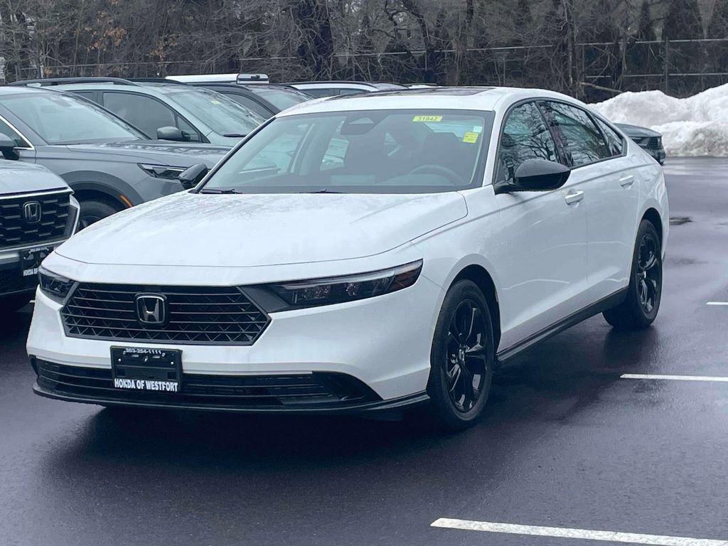 Certified 2025 Honda Accord SE image 3