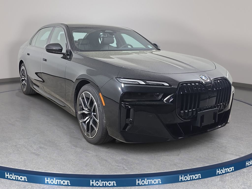 Used 2025 BMW 740i xDrive AWD/4WD image 4