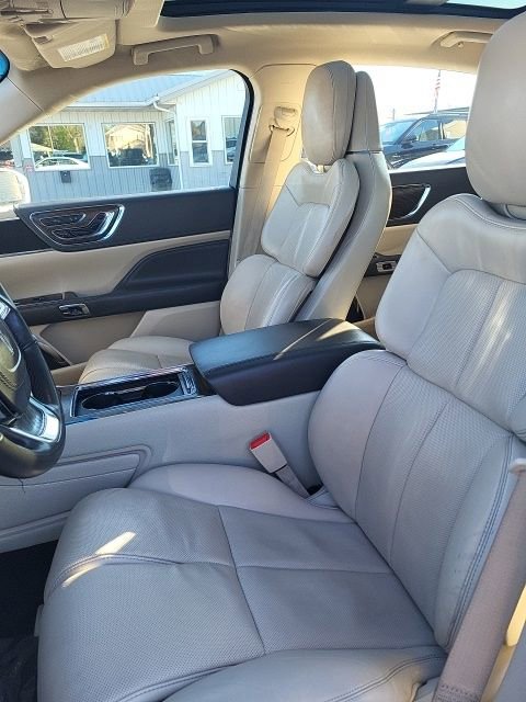 Used 2018 Lincoln Continental Reserve AWD/4WD image 14