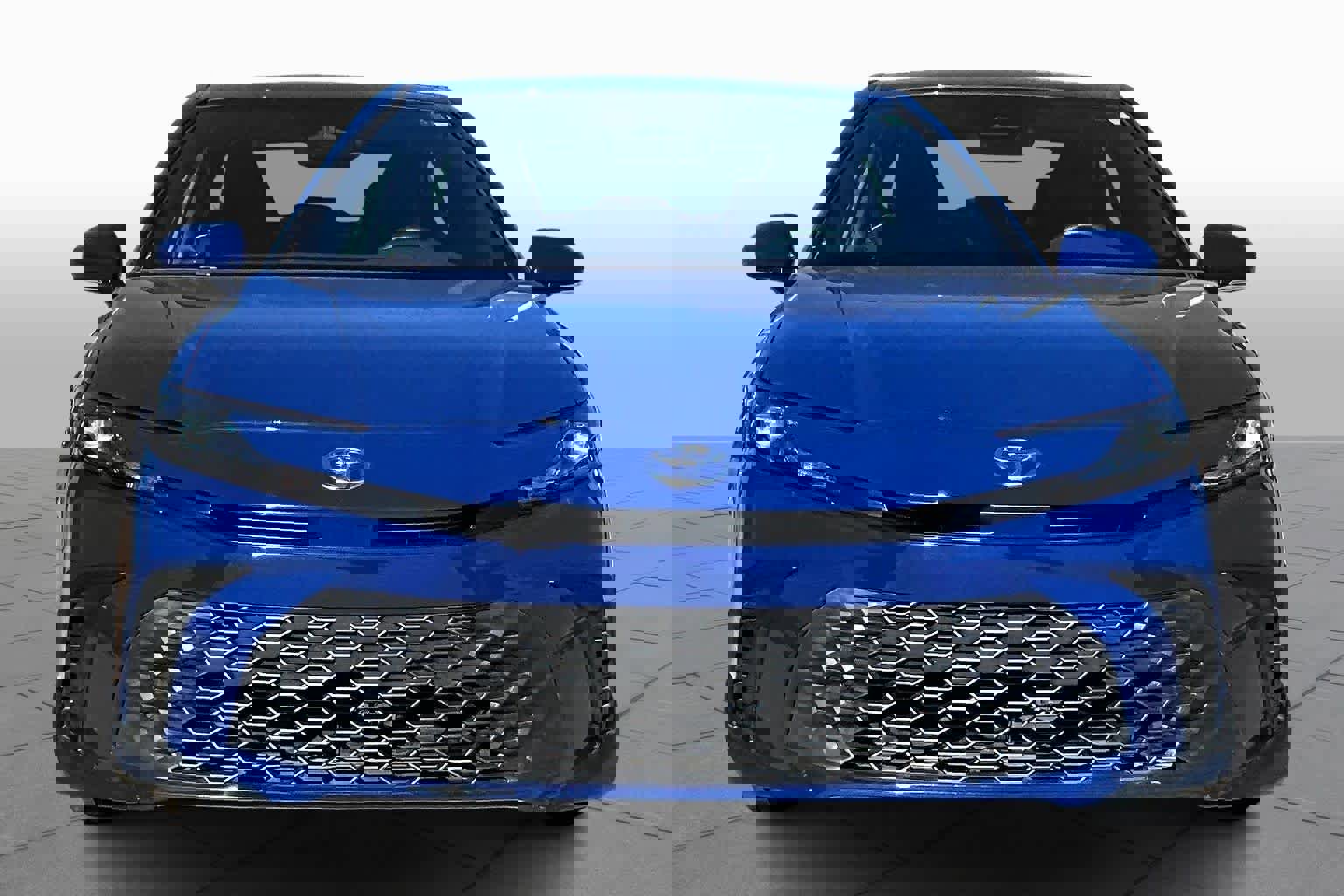 Used 2025 Toyota Camry SE image 3