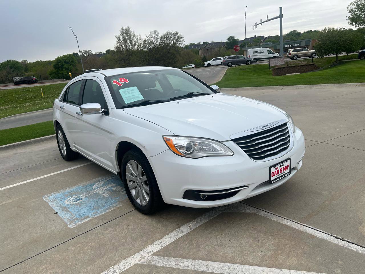 Used 2014 Chrysler 200 Limited FWD image 4