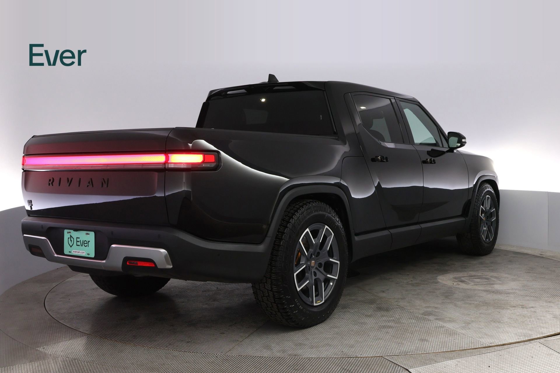 Used 2022 Rivian R1T Launch Edition image 3