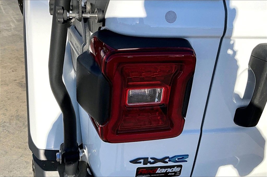 Used 2021 Jeep Wrangler Unlimited Rubicon 4xe w/ Steel Bumper Group image 31